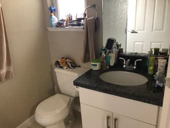 FEMALE only 1 BD/1 BA in a 3 BD/2BA apartment for rent 2