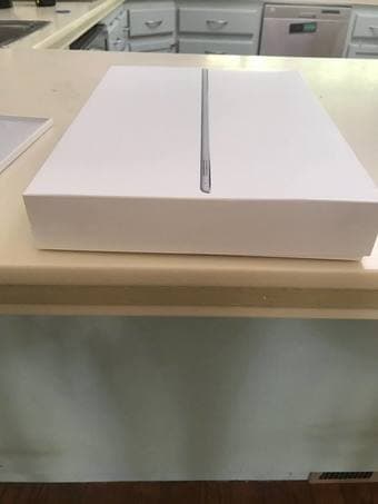 LIKE NEW iPad Pro 12.9in 32 GB 3