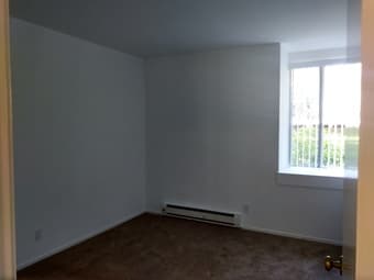 Room available close to MV Caltrain station April-Dec. 1