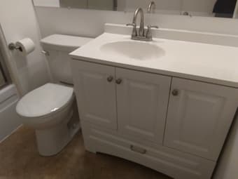 Room available close to MV Caltrain station April-Dec. 3