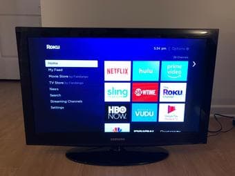 Samsung 32 TV + Roku Stick 1