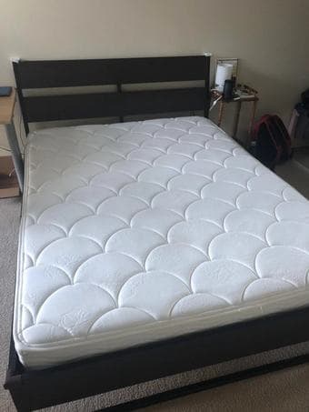 queen size bed 1