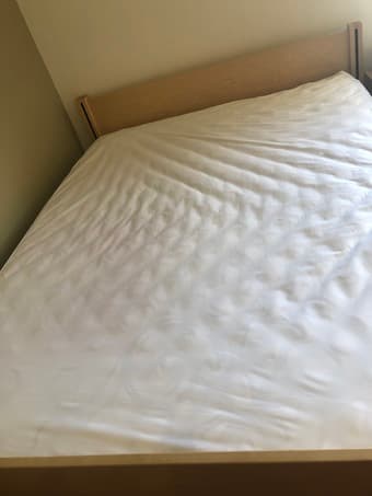 90% off like new Simmons BeautyRest Keaton Queen Mattress 2