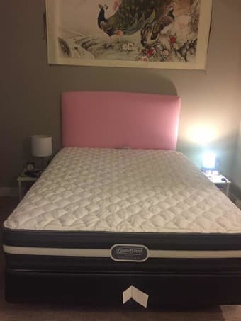 90% off like new Simmons BeautyRest Keaton Queen Mattress 3