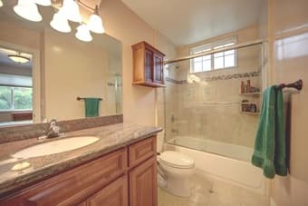 GREAT MASTER BEDROOM WITH PRIVATE BATHROOM IN BEAUTIFUL HOUSE IN PA 3