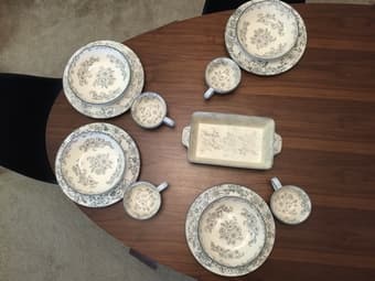 16 Piece Dinnerware Set (palo alto) 2
