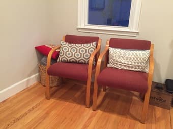 Comfortable chairs in great condition 2