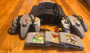 Original Nintendo 64 + 3 games + 2 controllers 1