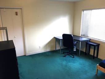 Master Bedroom in Menlo Park Walking Distance to Campus 2