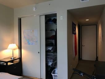 Furnished bedroom & bath in a 4-br Munger apartment near Stanford Law 3