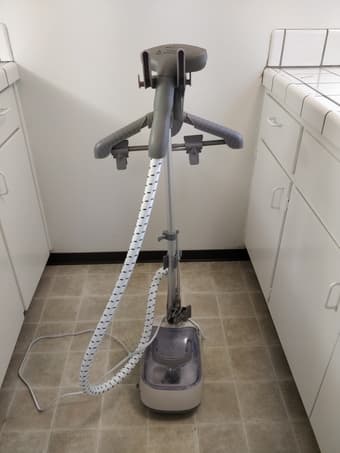 Garment steamer, must go today 1