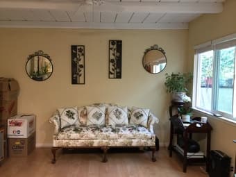Lovely Single Family house upper College terrace May 15 to Aug31 1