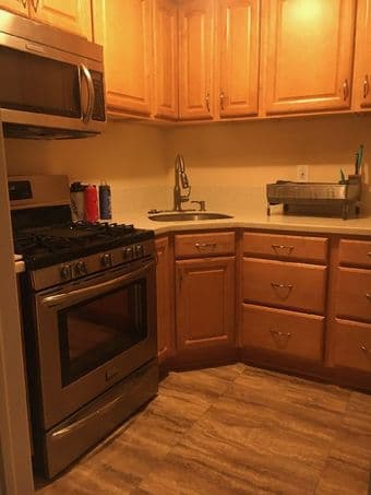 Fully Furnished 2 Bedroom Apartment: 1 Bedroom Available now 3