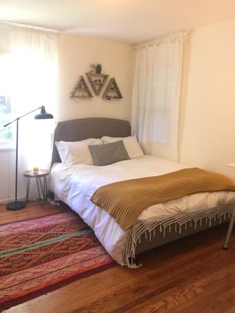 Sublet sunny room in Palo Alto mid April - end of May 1