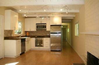 Lovely SFH Upper College Terrace May 10-Aug 30 1
