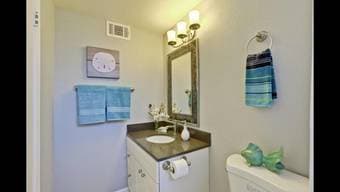 Nice and quiet furnished private bedroom (convenient to Stanford) 2