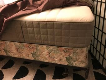 a queen size bed set for sale 3