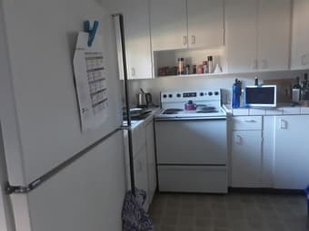 EV Bedroom in 2 Bedroom 1 Bath 2
