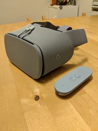 Google DayDream 2018 Headset 1