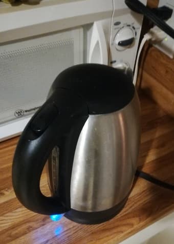Stainless Steel Electric Kettle - 1-Liter 1