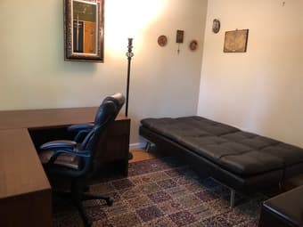 Furnished room for rent in Menlo Park Willows available mid April 3