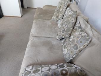 Comfortable couch in great condition 2