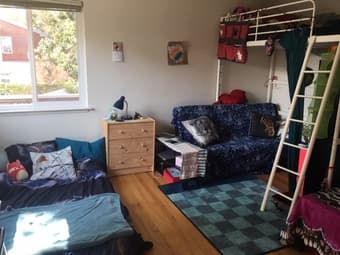 2 bdrm, 1 bath, 1 July-1 Aug 2019 3
