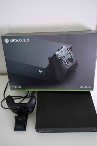 Xbox One X 1