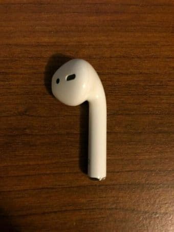 Right Airpod 1