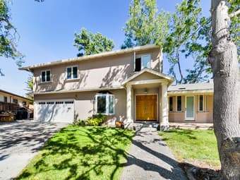 Happy Community Living Conveniently Located - Available June -July! 1