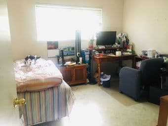 A room available in Mountain View ($885 all-included) 2