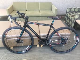Selous Comp hybrid road and mountain bike - like new, never ridden 1