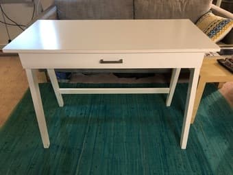 Great condition work desk 1