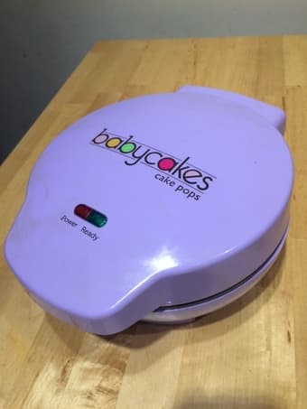 Cake pop maker (babycakes) 1