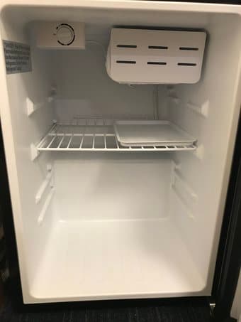 Midea Mini-Refrigerator and Freezer Compartment (2.4 Cubic Feet) 3