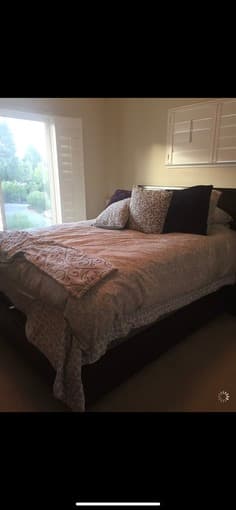 Room with shared bath in beautiful new Palo Alto 4be/3.5ba townhouss 3