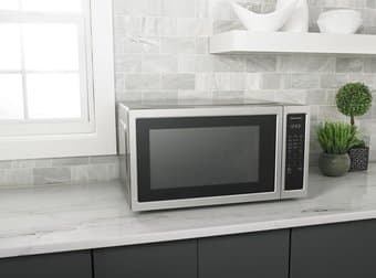$200- Like NEW KitchenAid Countertop Microwave (24 Inch Wide 2.2 Cu. F 1