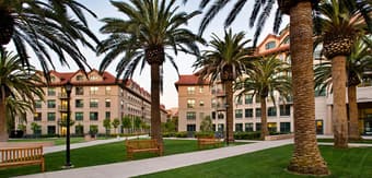 ON CAMPUS Munger sublet - *May 9-29* - ensuite, A/C 1