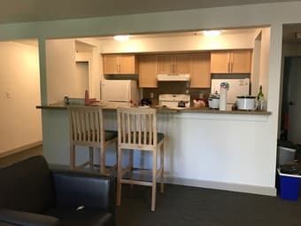 Room for rent - spacious single room available on Stanford's campus 3