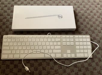 New Apple Magic Keyboard (wireless or usb) 1