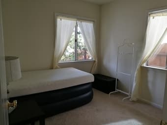 Redwood City2B1B主卧招短租（single house），有ECR公交直达Campus 3