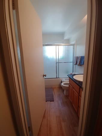 1br available 6/12/19 in 3br/2ba apartment in Menlo Oaks 2