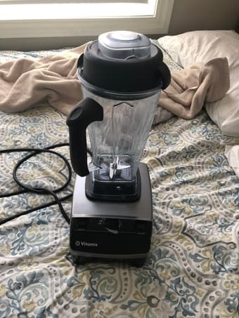 Vitamix Pro 500 Blender (excellent condition) 3