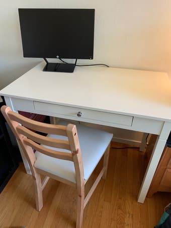 Leo Desk in Antique White 1