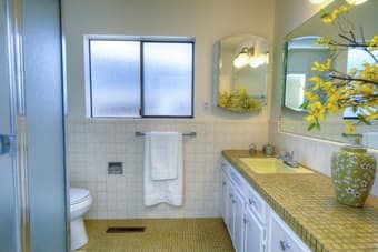 Right next to Stanford! Menlo Park house needs housemate 3