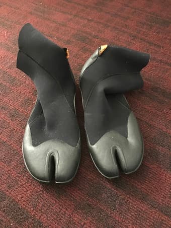 Men's Hyperflex ACCESS 3mm Split Toe Surfing Booties 1
