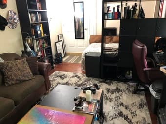 Large corner room in a massive Los Altos mansion! – Move in June 1 1