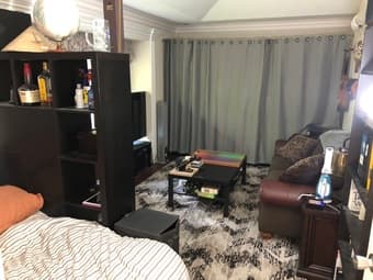 Large corner room in a massive Los Altos mansion! – Move in June 1 2