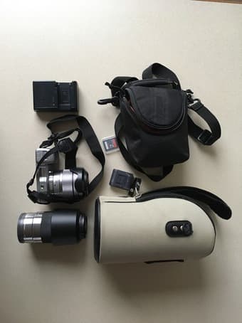 Sony digital camera + lens - mint condition for under 50% of retail!! 1
