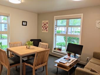 Summer quarter room available in 2Br, 1Ba On-Campus Grad Housing 1